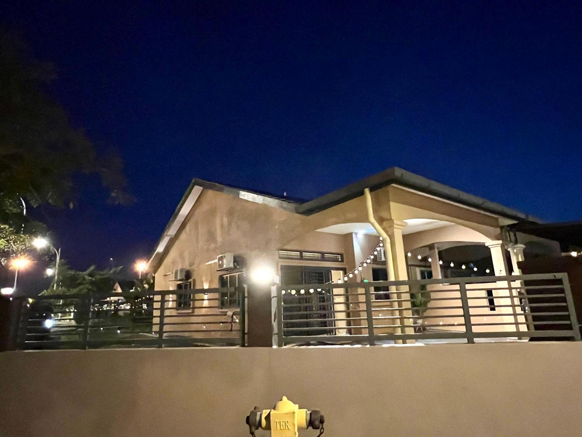 Quayside Cove Homestay - Corner House, Shah Alam Rimbayu Netflix Syok Tv Bbq Exterior photo